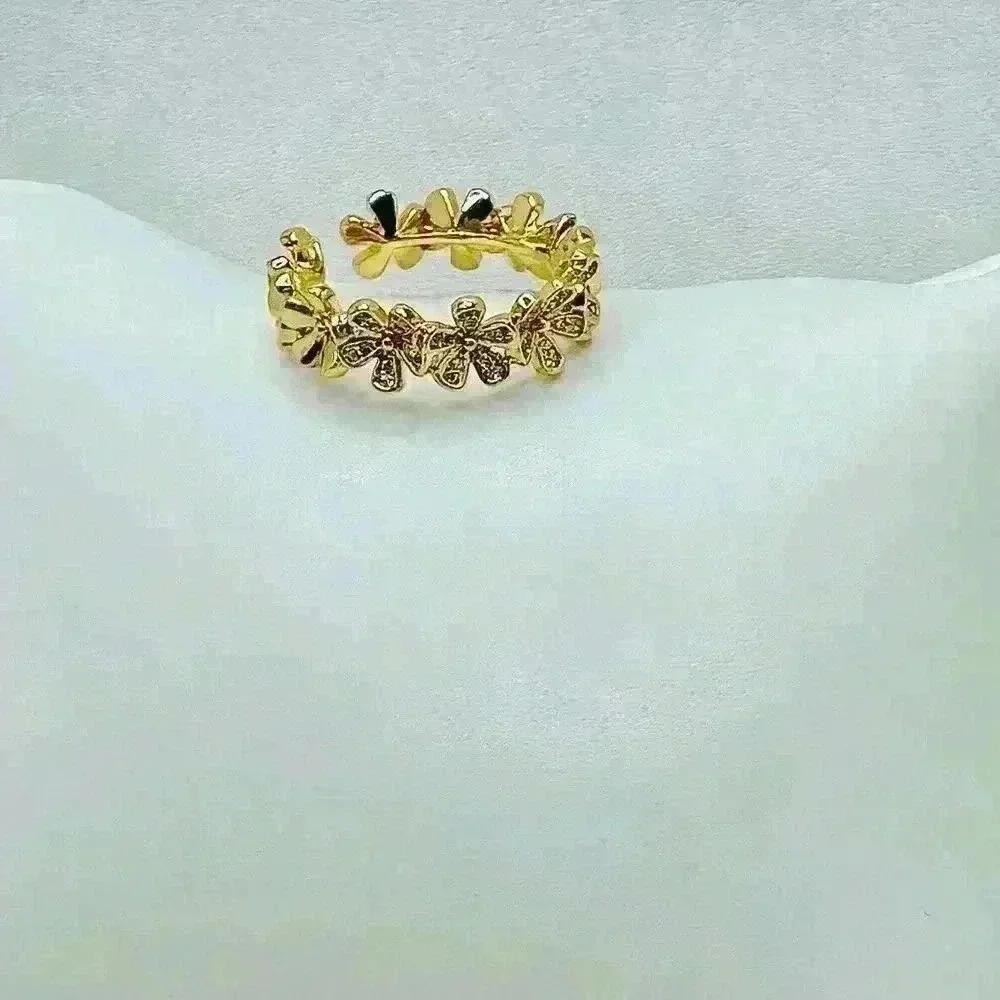 Coquette Style 18k Gold Plated Stainless Steel Cuff Ring with Shining Zirconia